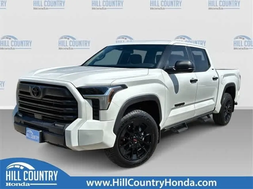 2025 Toyota Tundra SR5 CrewMax photo 1
