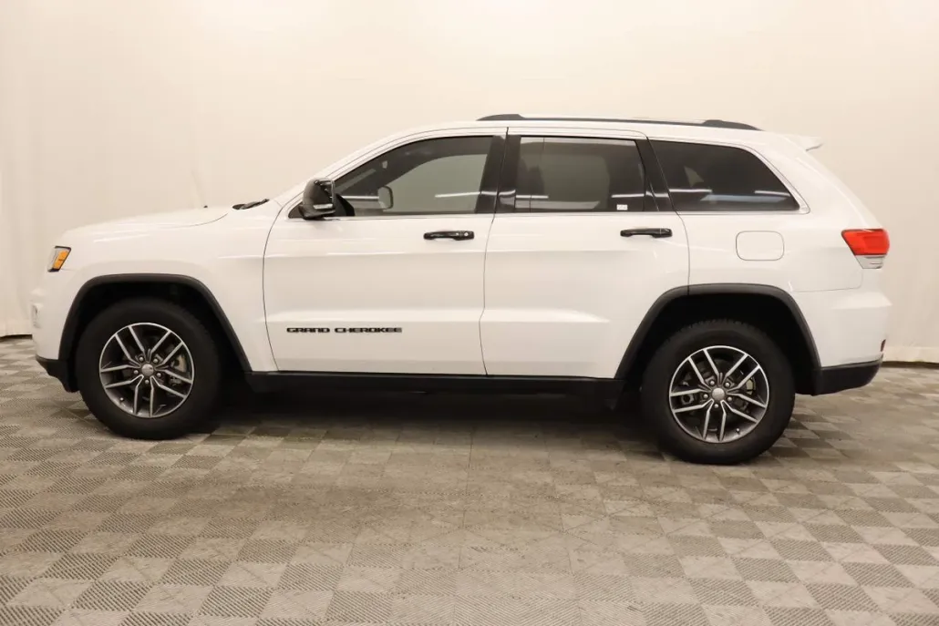 2017 Jeep Grand Cherokee Limited photo 1