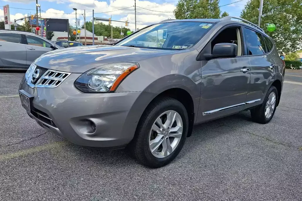 2015 Nissan Rogue Select S photo 1