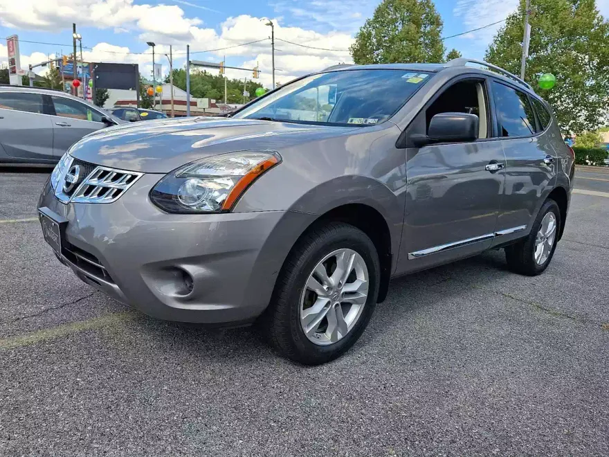 2015 Nissan Rogue Select S photo 1