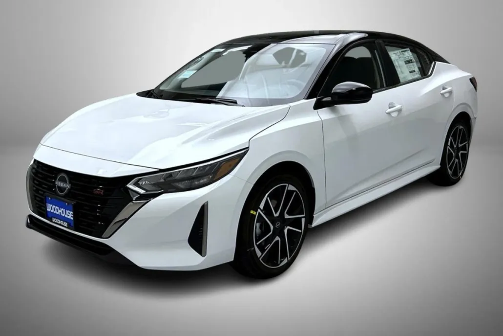 2025 Nissan Sentra SR photo 1