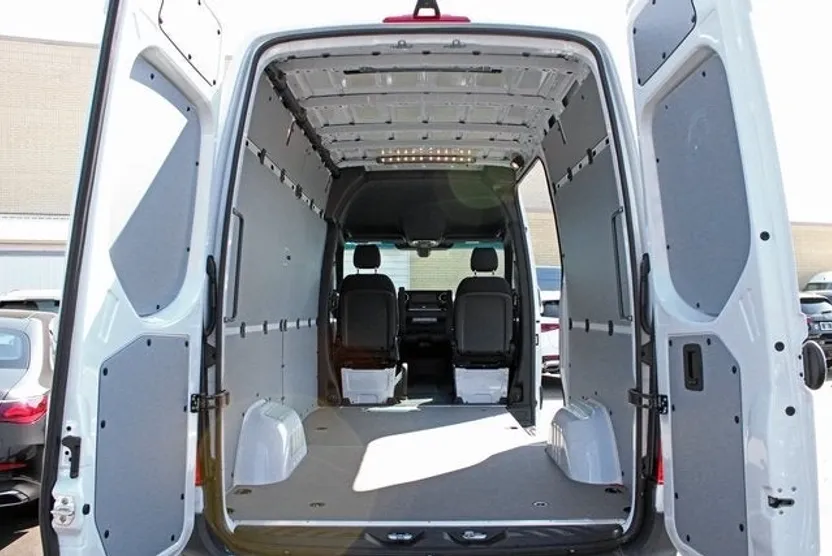 2025 Mercedes Benz Sprinter 2500 144 WB photo 1