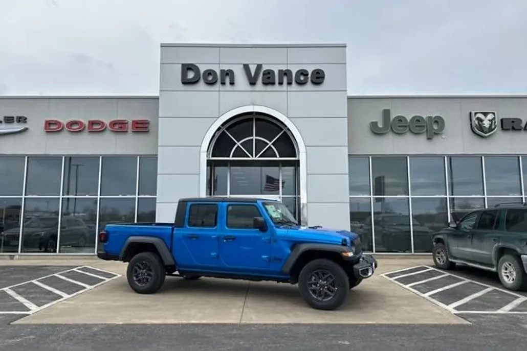 2025 Jeep Gladiator Sport S photo 1
