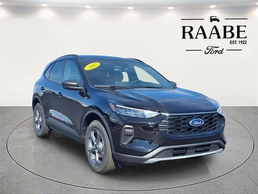 2025 Ford Escape ST-Line photo 1