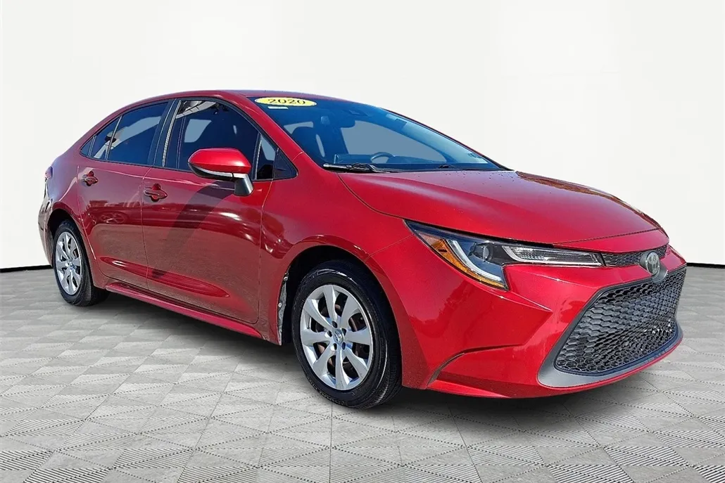 2022 Toyota Corolla LE photo 1
