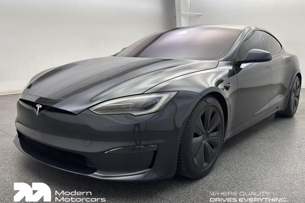 2024 Tesla Model S Plaid photo 1