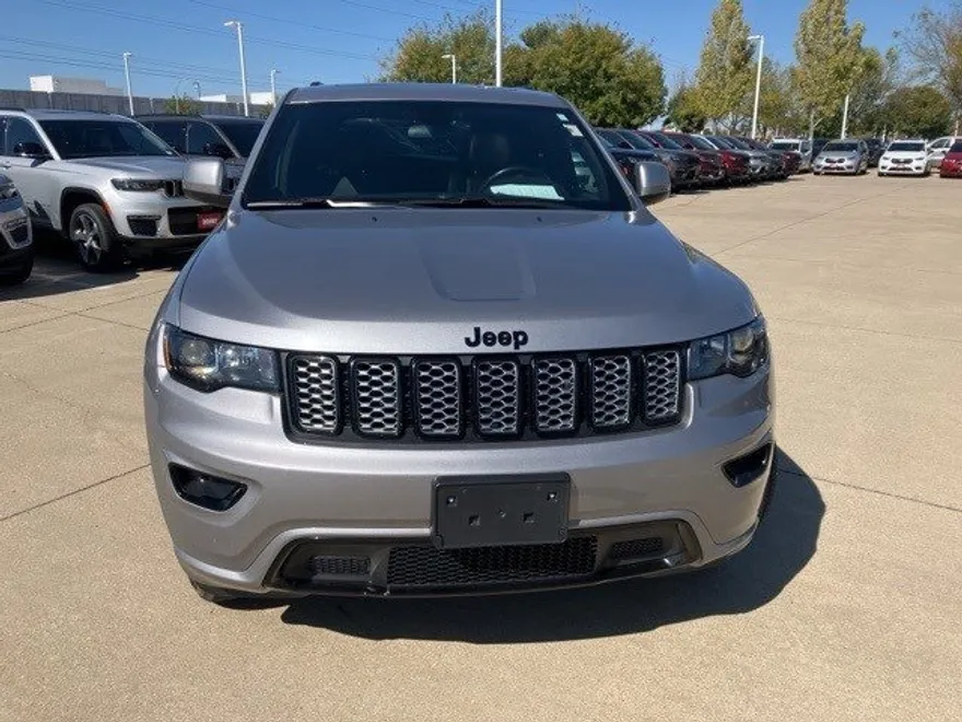 2021 Jeep Grand Cherokee Laredo X photo 1