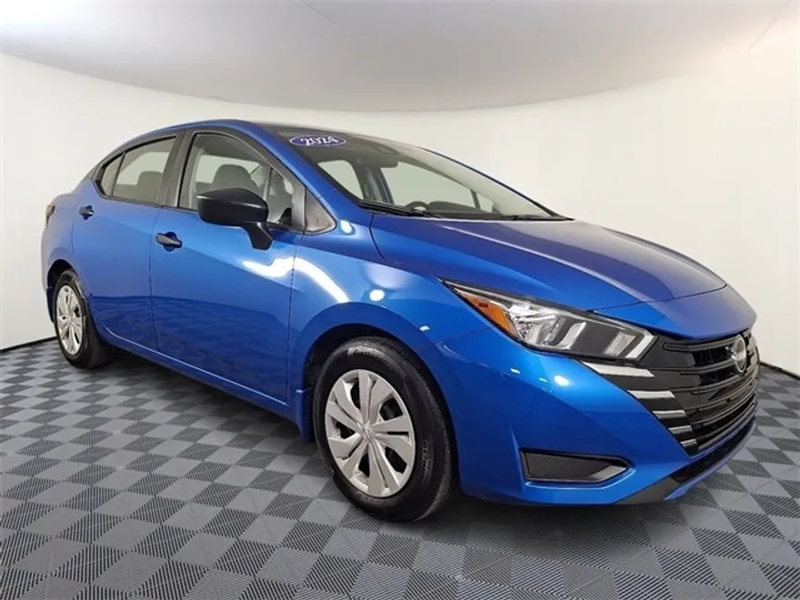 2024 Nissan Versa 1.6 S photo 1