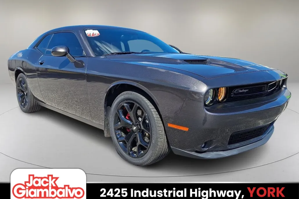 2015 Dodge Challenger SXT R/T Plus photo 1