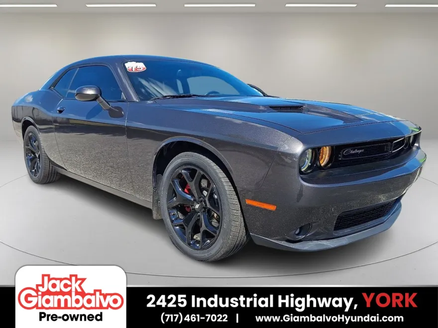 2015 Dodge Challenger SXT R/T Plus photo 1
