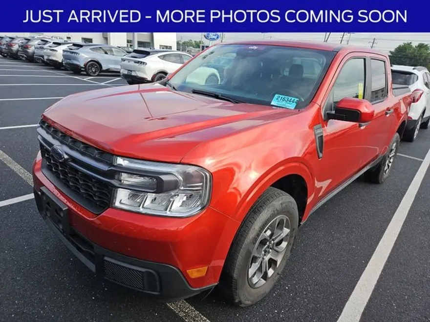 2023 Ford Maverick XLT photo 1