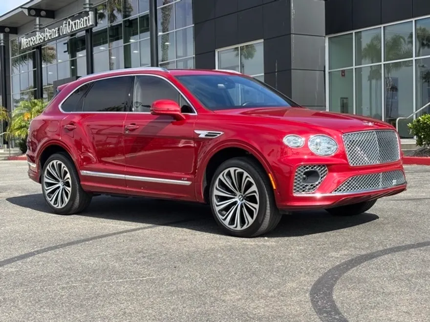 2022 Bentley Bentayga V8 photo 1
