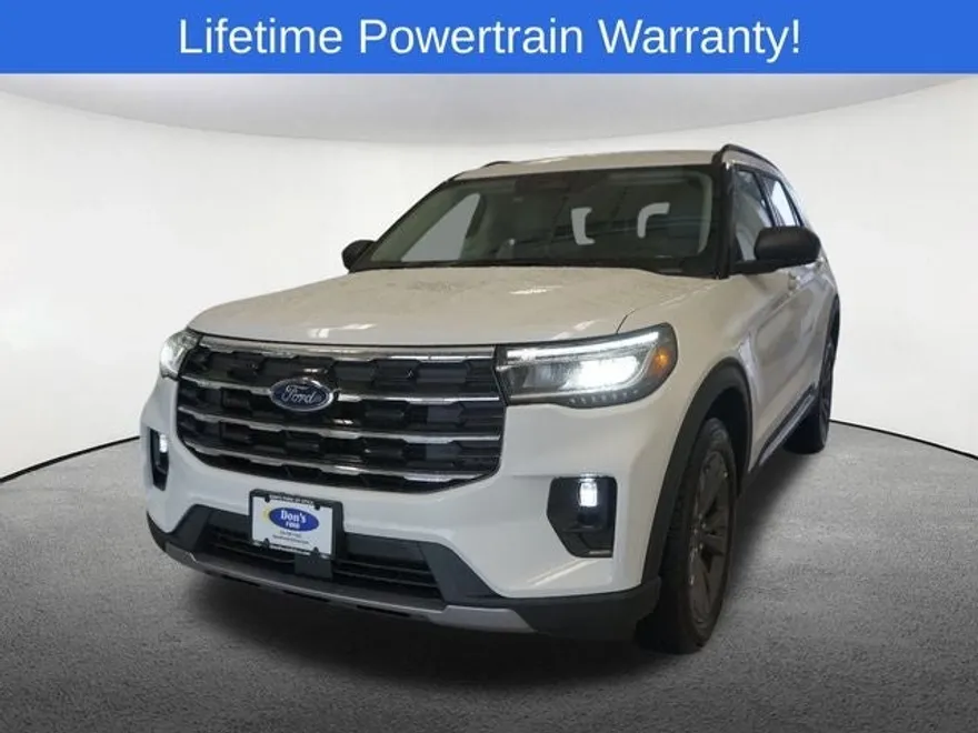 2025 Ford Explorer photo 1