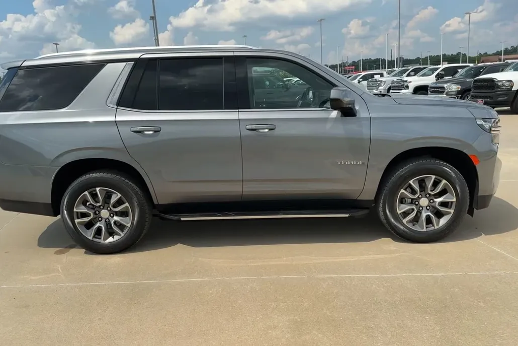 2022 Chevrolet Tahoe LS photo 1