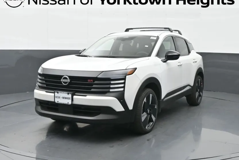 2026 Nissan Kicks SR photo 1