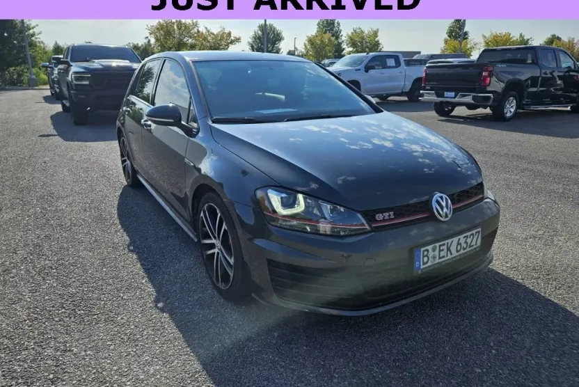 2017 Volkswagen Golf GTI Sport photo 1