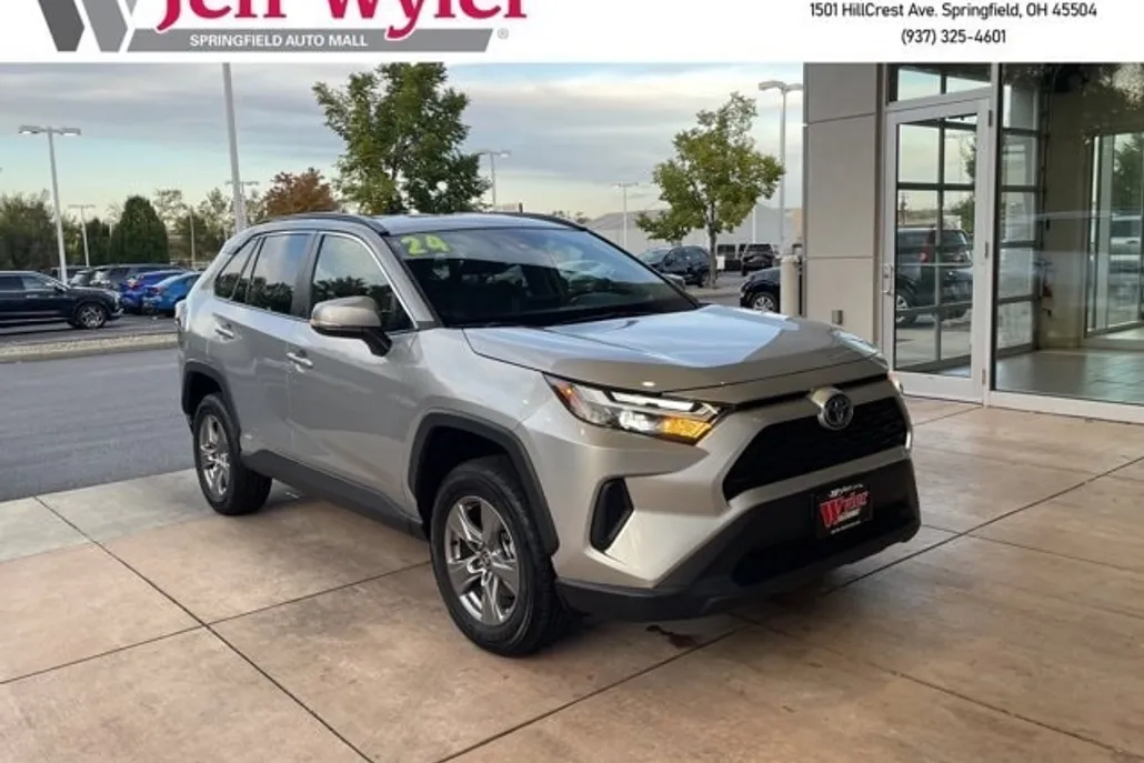 2024 Toyota RAV4 Hybrid XLE photo 1