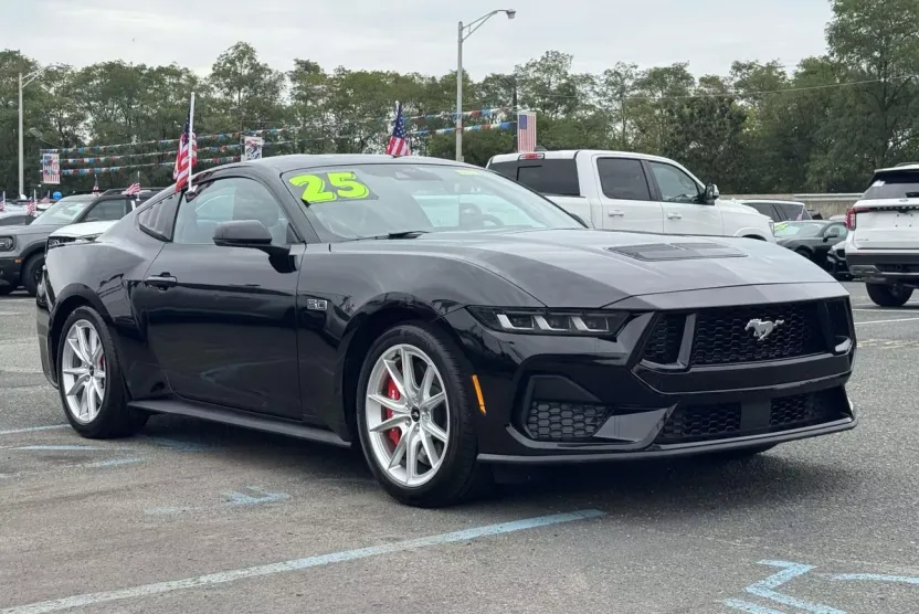 2024 Ford Mustang GT Premium photo 1