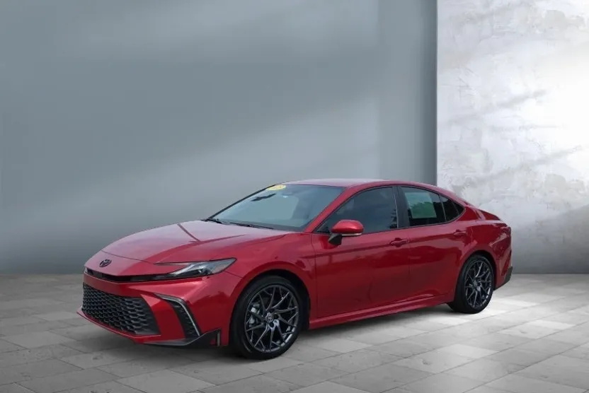 2025 Toyota Camry LE photo 1