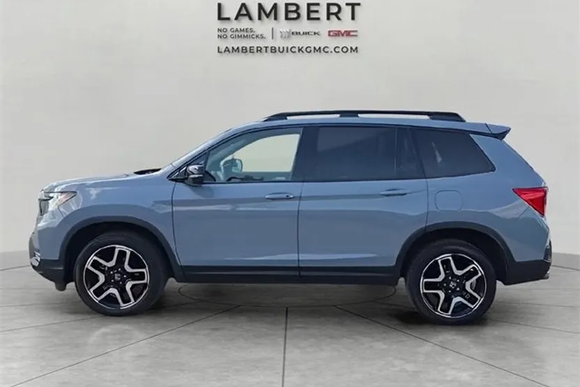 2023 Honda Passport Elite photo 1