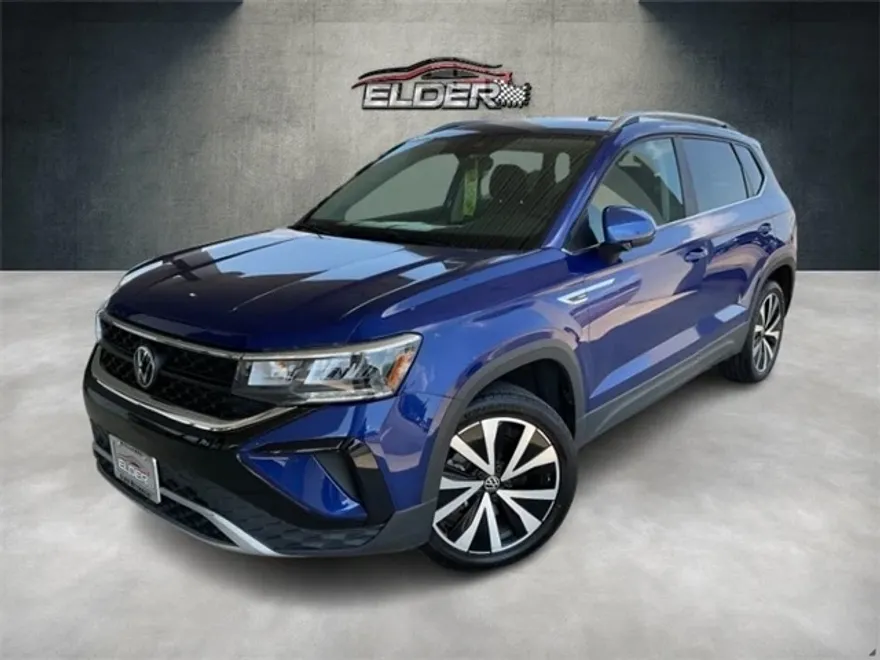 2024 Volkswagen Taos SE photo 1