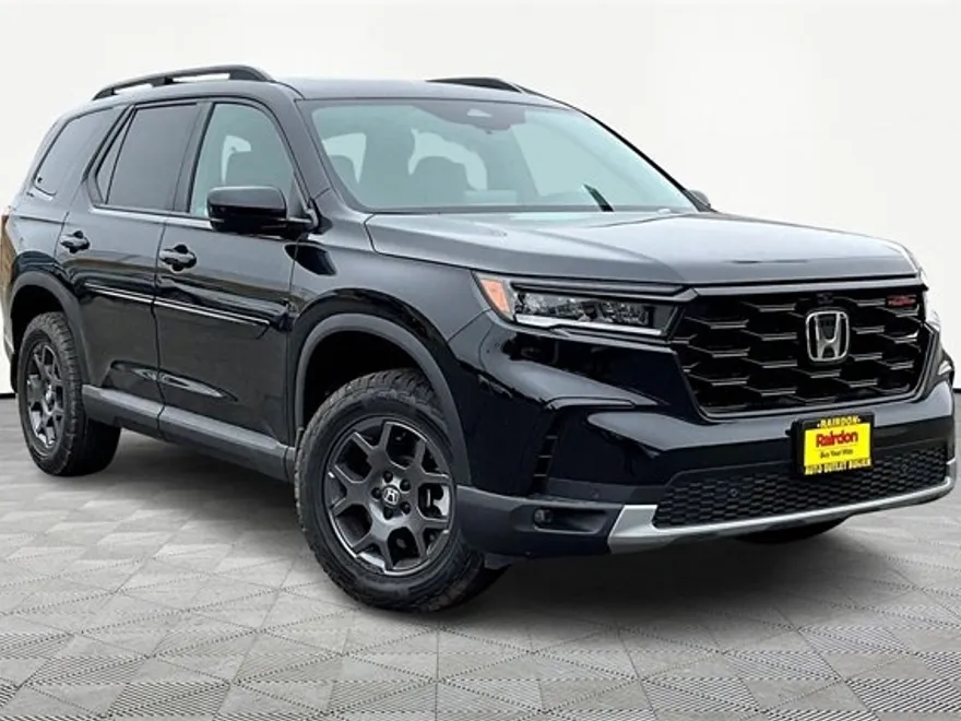2025 Honda Pilot TrailSport photo 1