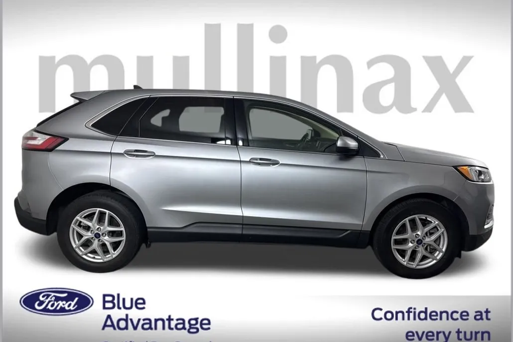 2022 Ford Edge SEL photo 1