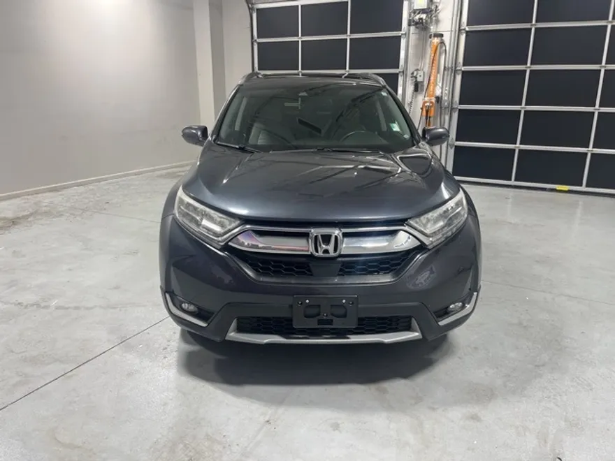 2017 Honda CR-V Touring photo 1