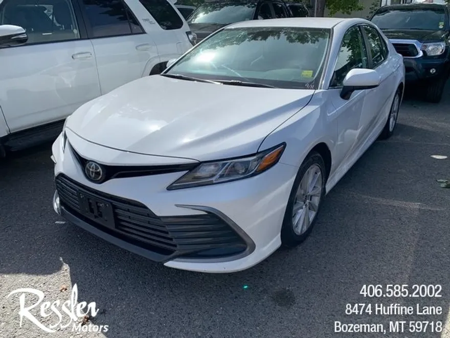 2022 Toyota Camry LE photo 1