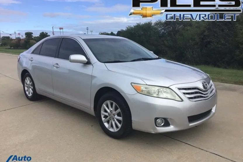 2010 Toyota Camry Base photo 1