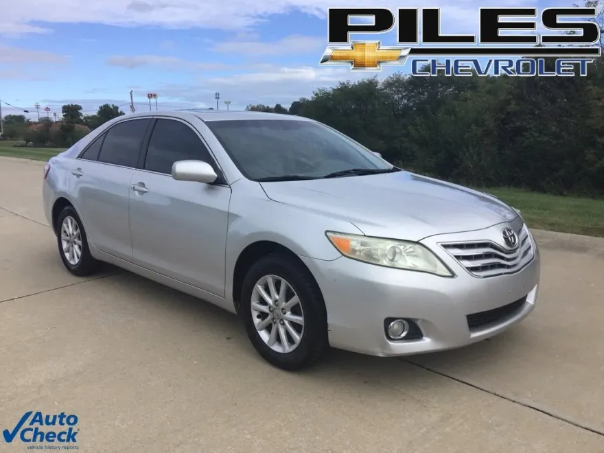 2010 Toyota Camry Base photo 1