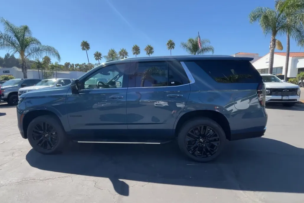 2025 Chevrolet Tahoe Premier photo 1