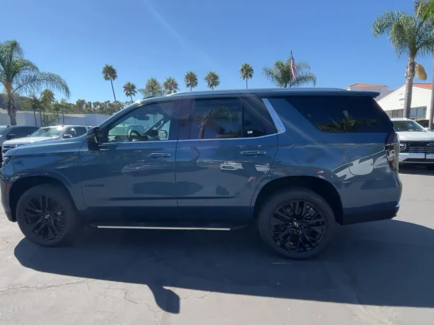 2025 Chevrolet Tahoe Premier photo 1