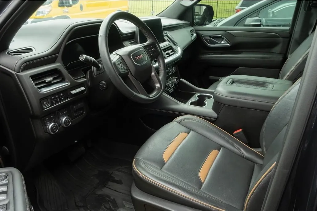 2023 Gmc Yukon AT4 photo 1