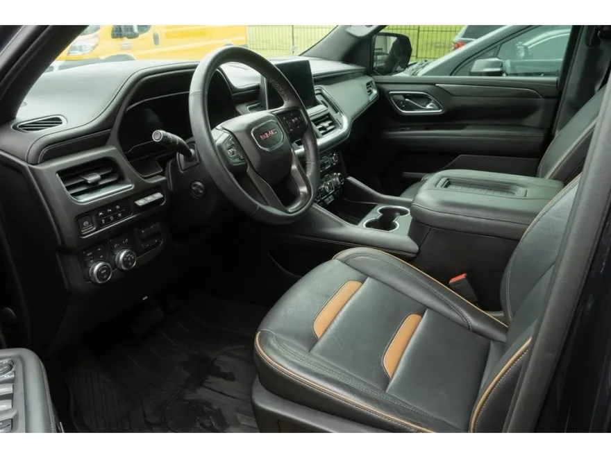 2023 Gmc Yukon AT4 photo 1
