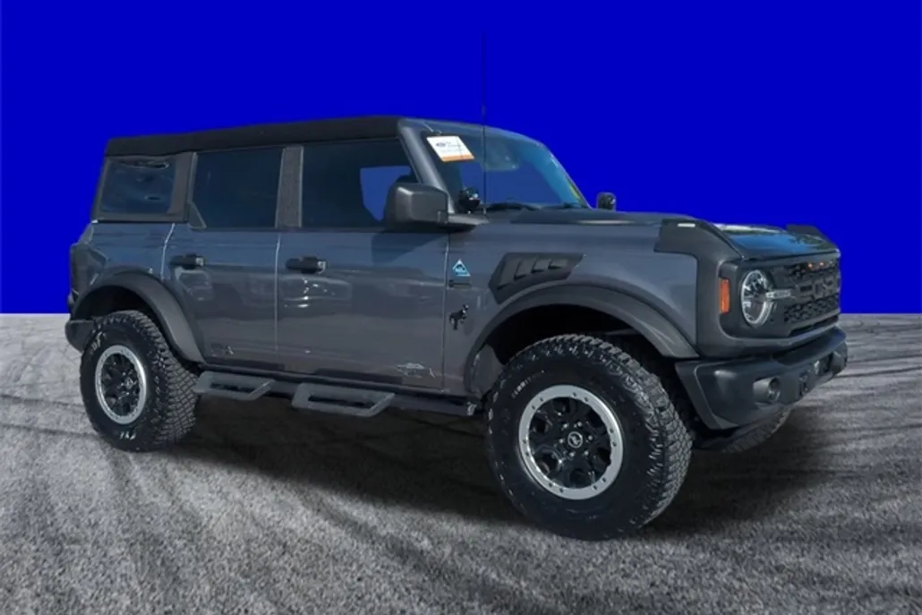 2023 Ford Bronco Black Diamond photo 1