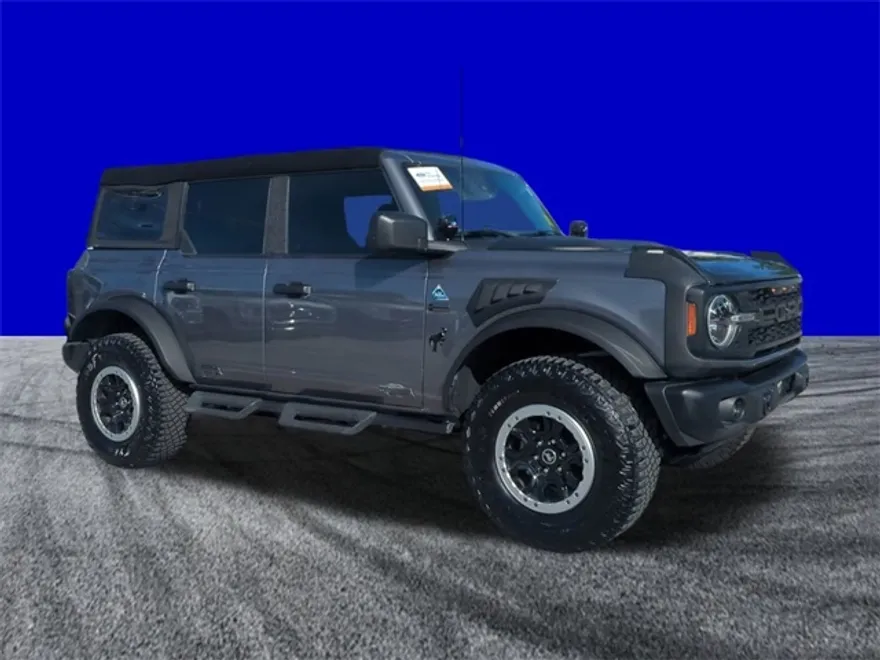 2023 Ford Bronco Black Diamond photo 1