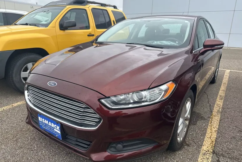 2015 Ford Fusion SE photo 1