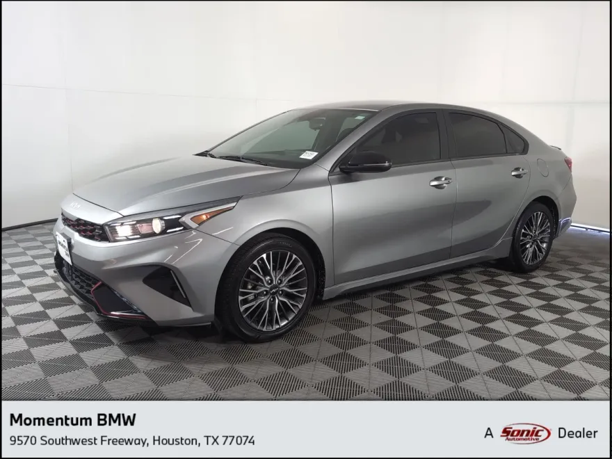 2022 Kia Forte GT-Line photo 1
