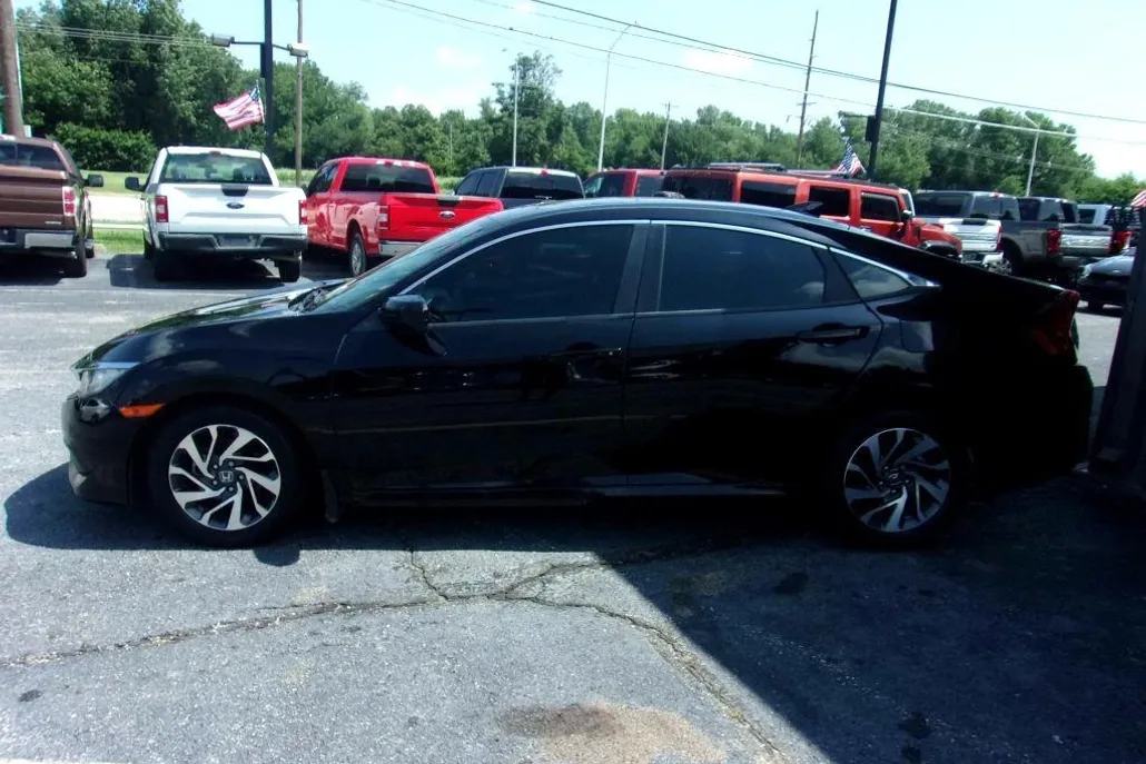 2018 Honda Civic EX photo 1
