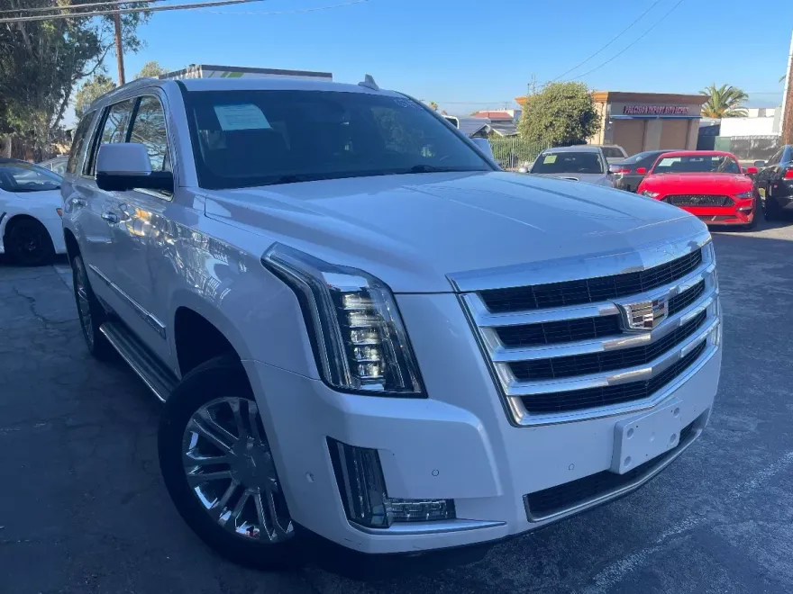 2017 Cadillac Escalade Base photo 1