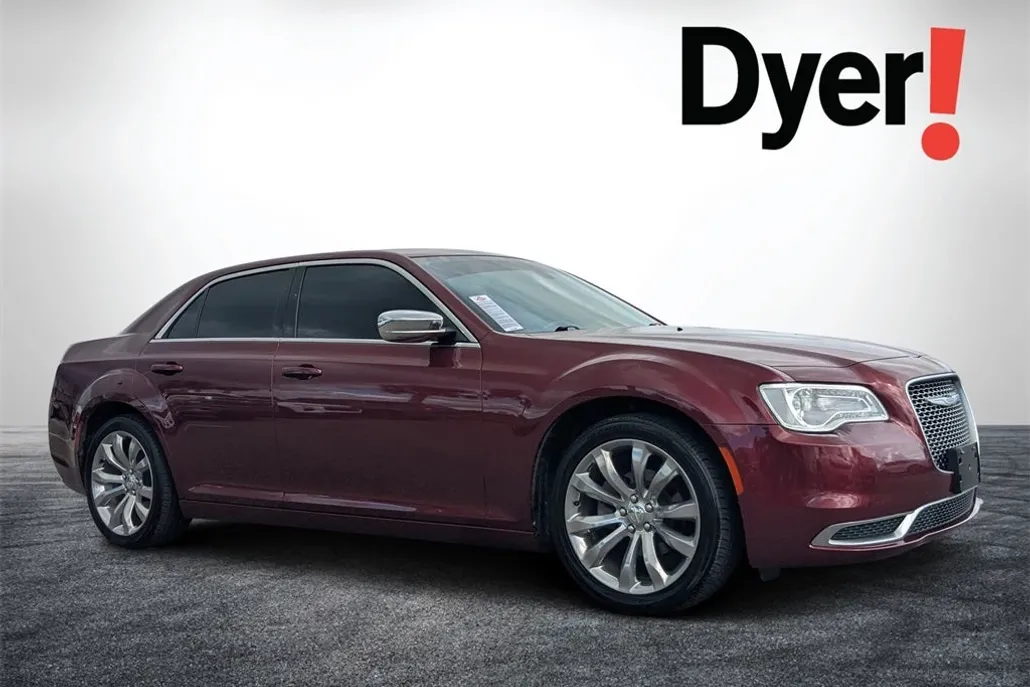 2019 Chrysler 300 Touring photo 1