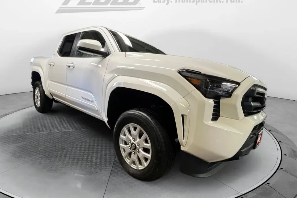 2024 Toyota Tacoma SR5 photo 1