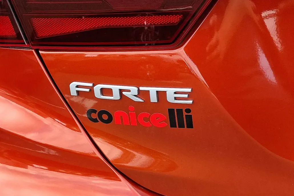 2024 Kia Forte LXS photo 1