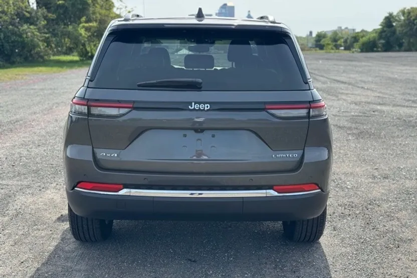 2023 Jeep Grand Cherokee Limited photo 1