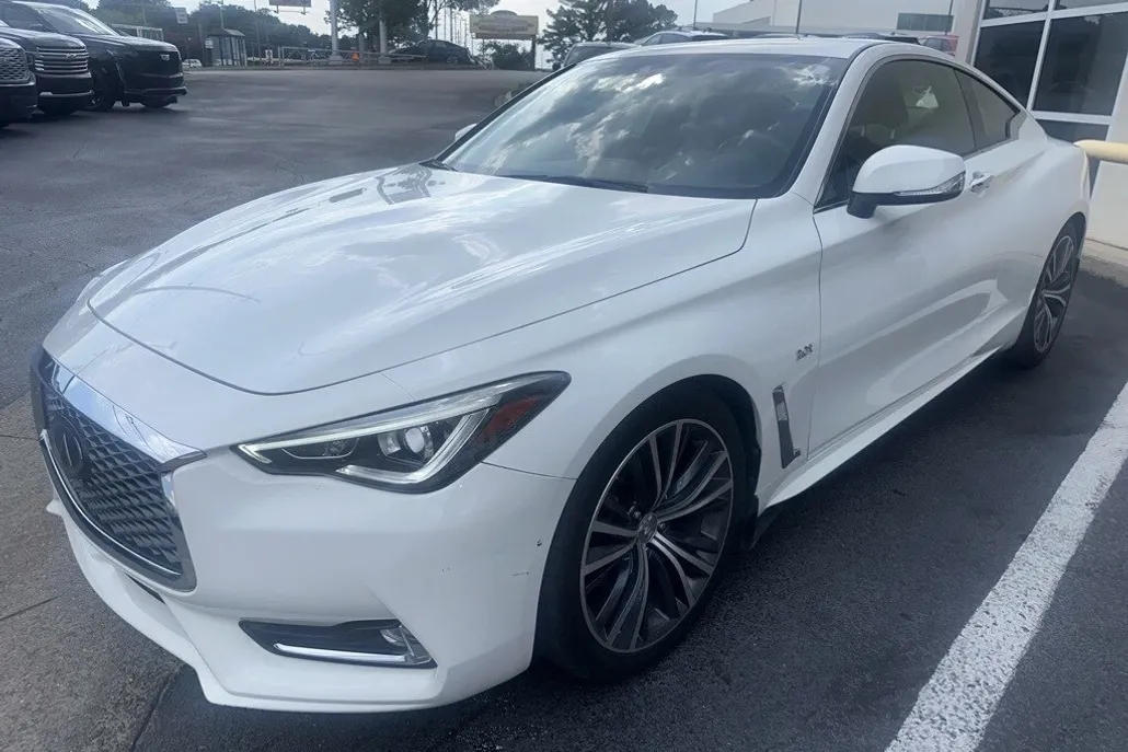 2019 Infiniti Q60 3.0t Luxe Coupe photo 1