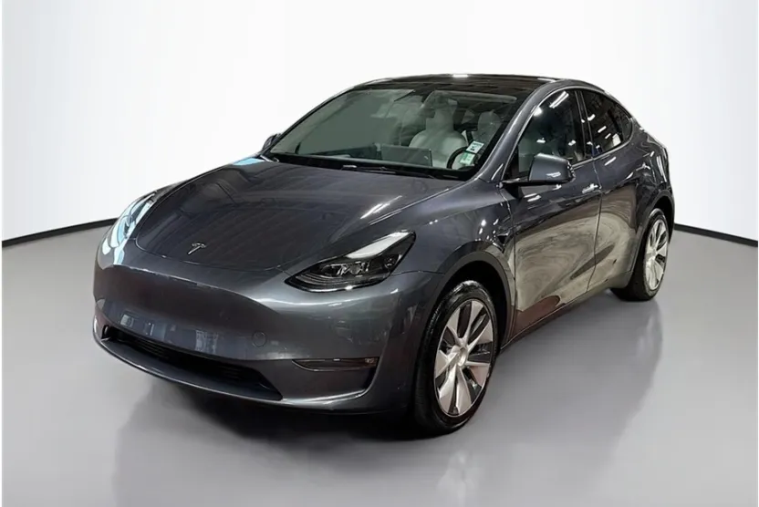 2023 Tesla Model Y Long Range photo 1