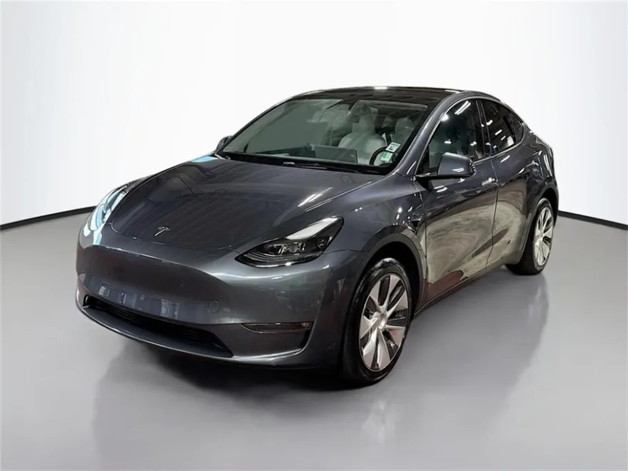 2023 Tesla Model Y Long Range photo 1