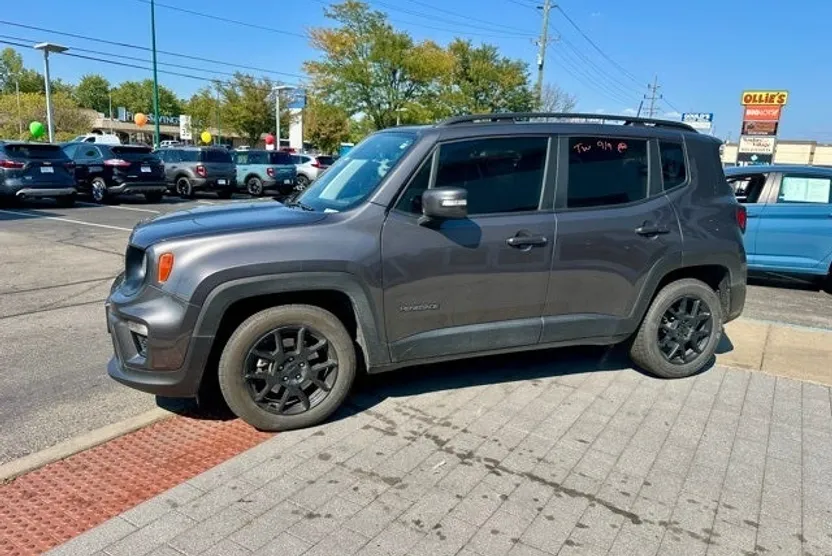 2019 Jeep Renegade Latitude photo 1
