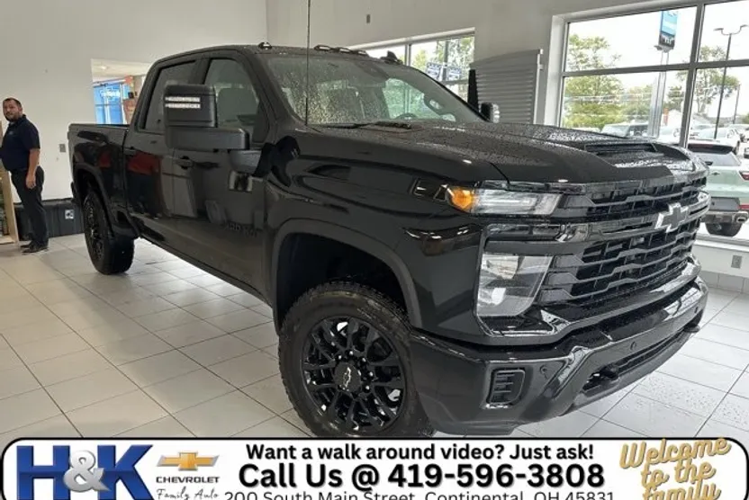 2026 Chevrolet Silverado 2500HD Custom photo 1